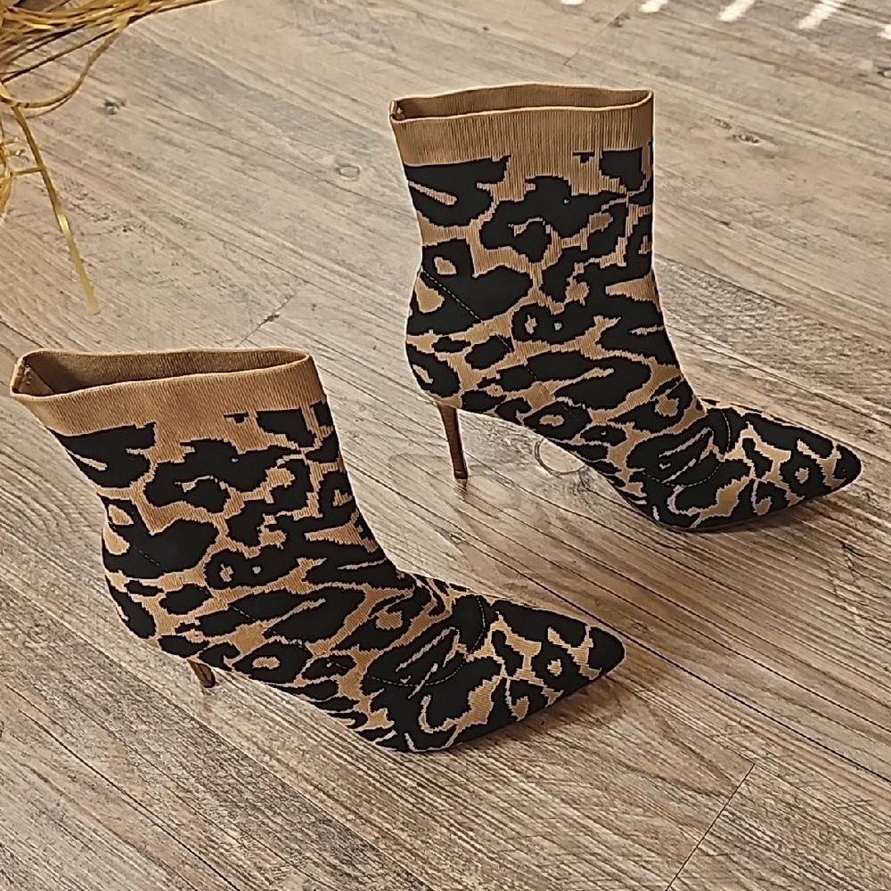 Louise et Cie Tan and Black Heeled Boots